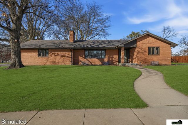 1515 W Manor Drive, Lincoln, NE 68506