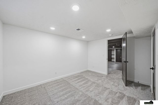 1515 W Manor Drive, Lincoln, NE 68506