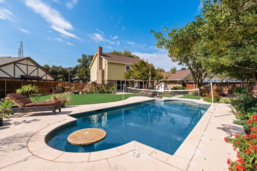 2305 Mccoy Court, Carrollton, TX 75006 — photo 2