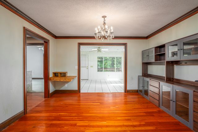 10 WOODLEY Road, Rock Island, IL 61201