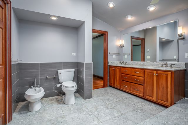 10 WOODLEY Road, Rock Island, IL 61201