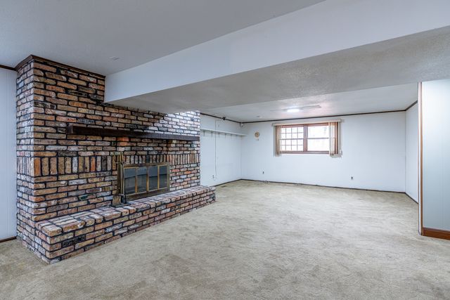 10 WOODLEY Road, Rock Island, IL 61201