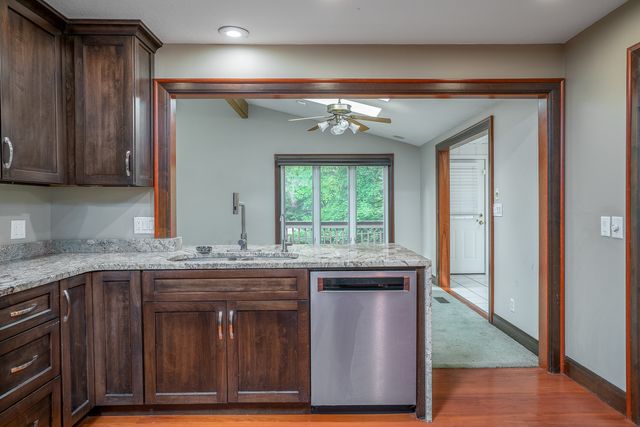 10 WOODLEY Road, Rock Island, IL 61201