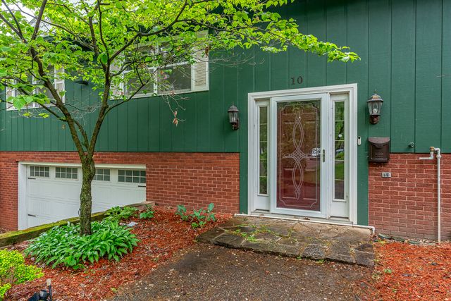 10 WOODLEY Road, Rock Island, IL 61201