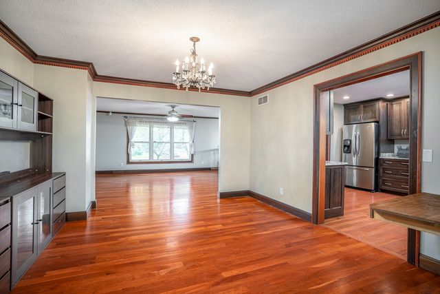 10 WOODLEY Road, Rock Island, IL 61201