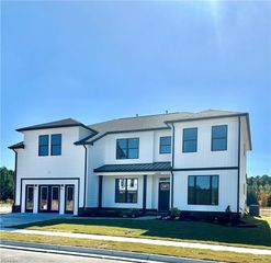 1201 Sebastian CT, Chesapeake, VA 23322