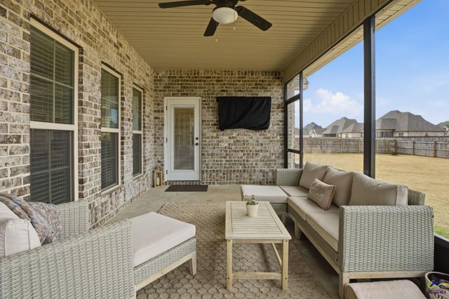 210 Bristleleaf Path, Kathleen, GA 31047