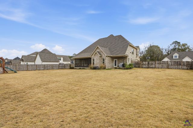 210 Bristleleaf Path, Kathleen, GA 31047