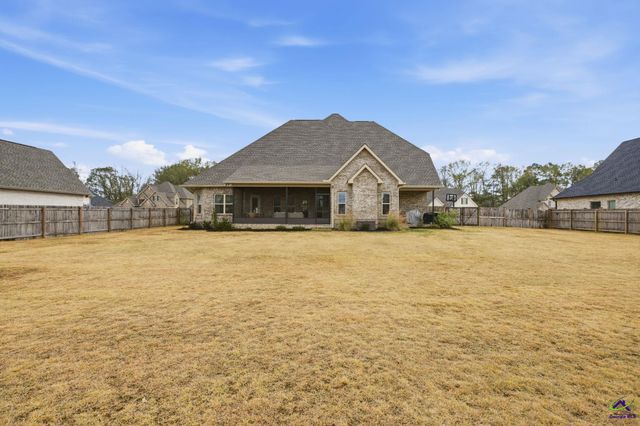 210 Bristleleaf Path, Kathleen, GA 31047