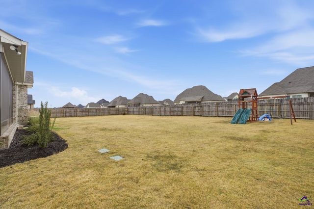 210 Bristleleaf Path, Kathleen, GA 31047