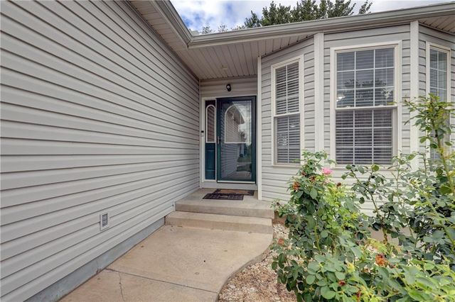 1516 NW Primrose Lane, Blue Springs, MO 64015