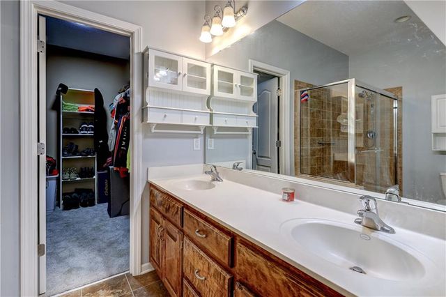 1516 NW Primrose Lane, Blue Springs, MO 64015