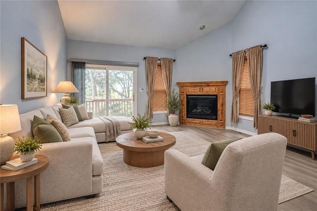 1516 NW Primrose Lane, Blue Springs, MO 64015