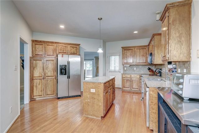 1516 NW Primrose Lane, Blue Springs, MO 64015