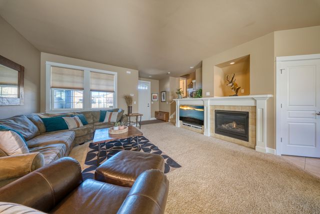 617 SW Peak View Place, Bend, OR 97702