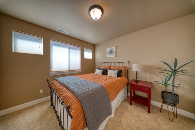 617 SW Peak View Place, Bend, OR 97702