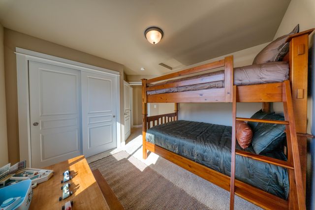 617 SW Peak View Place, Bend, OR 97702