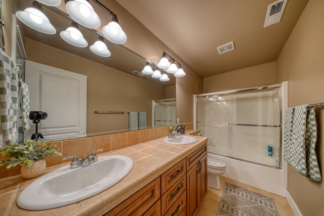 617 SW Peak View Place, Bend, OR 97702