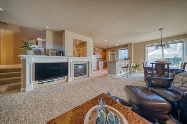 617 SW Peak View Place, Bend, OR 97702