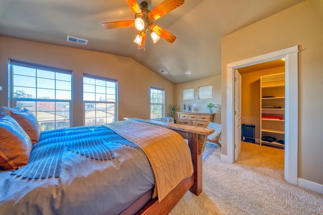 617 SW Peak View Place, Bend, OR 97702