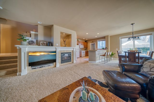 617 SW Peak View Place, Bend, OR 97702