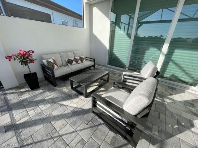 3725 Sapphire Cove CIR E, Naples, FL 34114