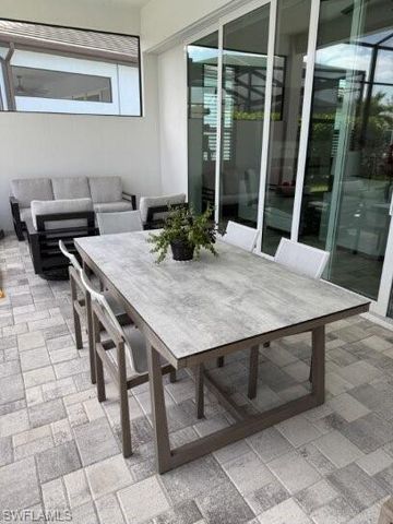 3725 Sapphire Cove CIR E, Naples, FL 34114