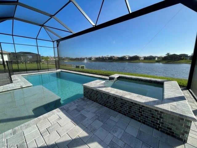 3725 Sapphire Cove CIR E, Naples, FL 34114
