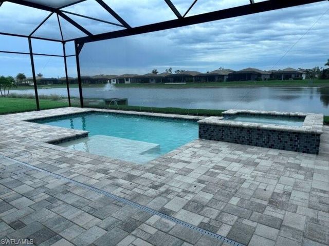 3725 Sapphire Cove CIR E, Naples, FL 34114
