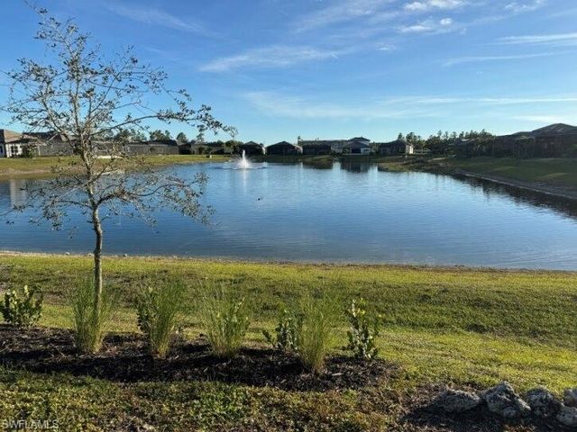 3725 Sapphire Cove CIR E, Naples, FL 34114