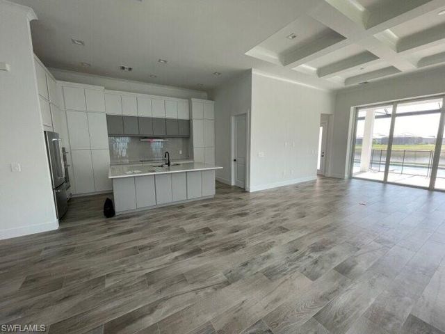3725 Sapphire Cove CIR E, Naples, FL 34114