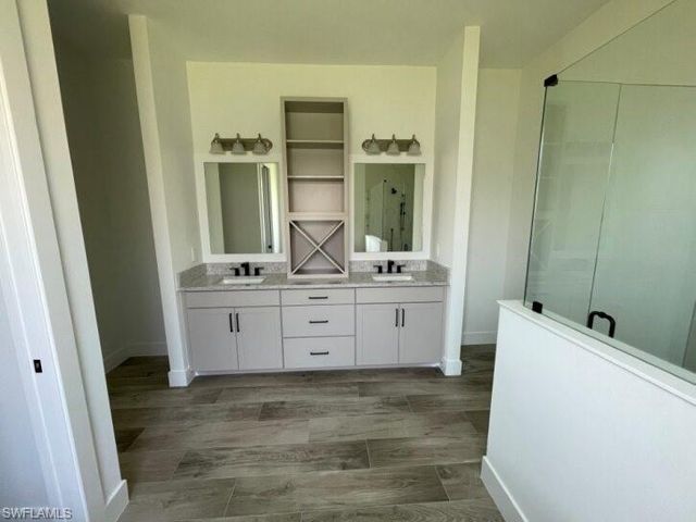 3725 Sapphire Cove CIR E, Naples, FL 34114