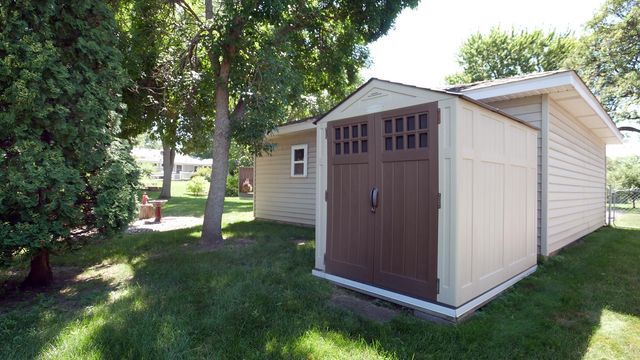10717 Nord Avenue S, Bloomington, MN 55437