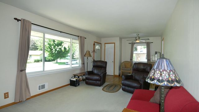 10717 Nord Avenue S, Bloomington, MN 55437