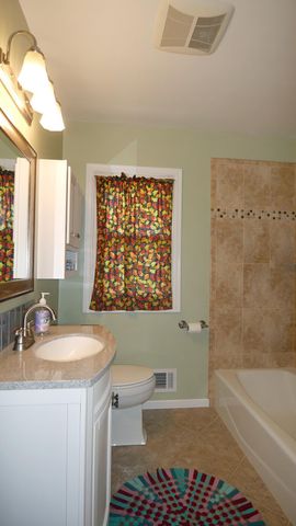 10717 Nord Avenue S, Bloomington, MN 55437