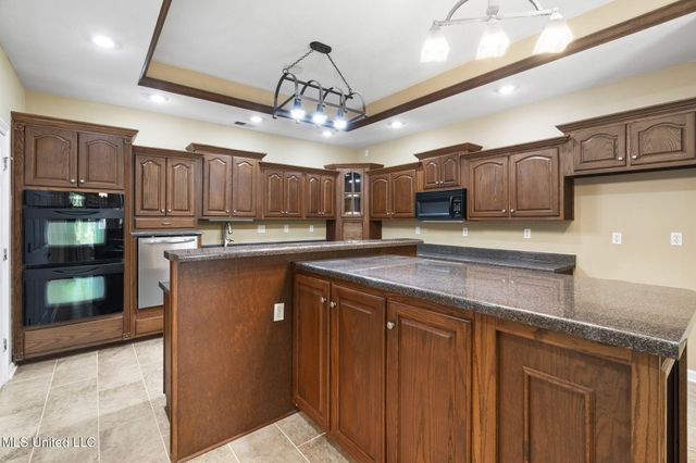 1209 Flint Lock Cove, Hernando, MS 38632