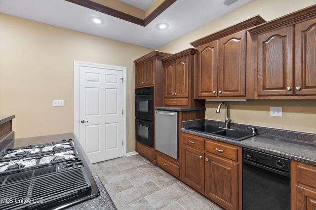 1209 Flint Lock Cove, Hernando, MS 38632