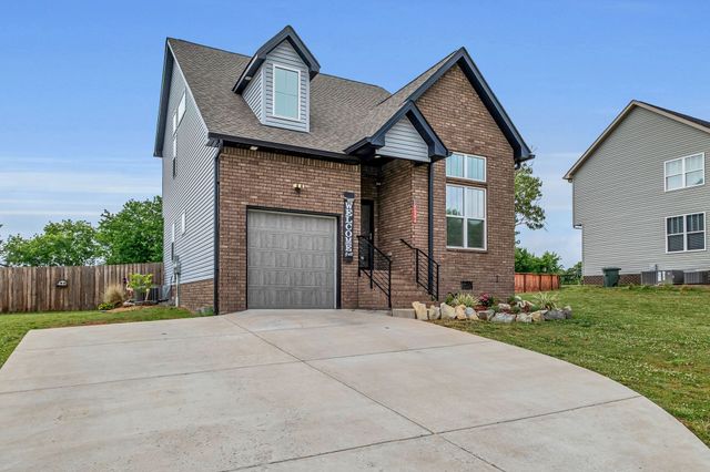 208 Freedom Dr, Portland, TN 37148