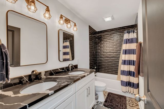 208 Freedom Dr, Portland, TN 37148