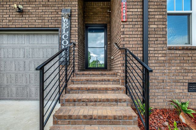208 Freedom Dr, Portland, TN 37148