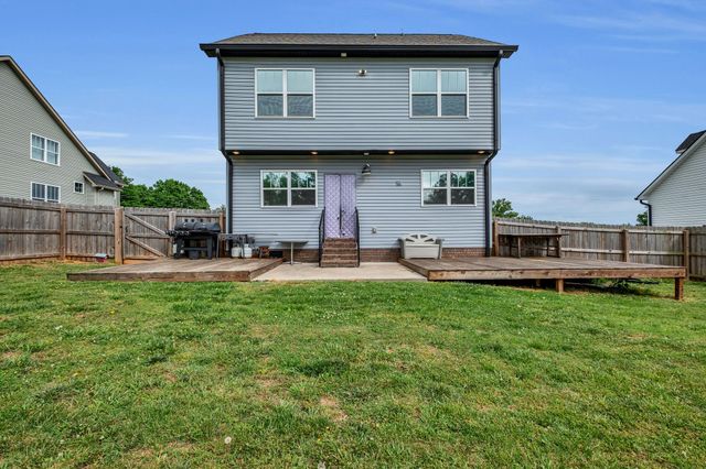 208 Freedom Dr, Portland, TN 37148