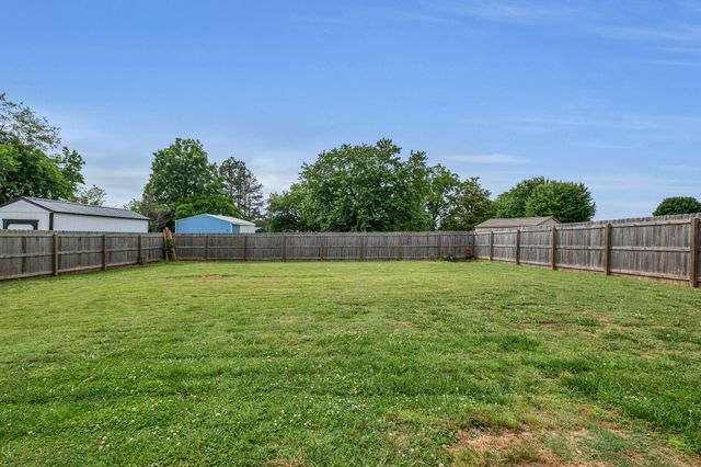 208 Freedom Dr, Portland, TN 37148
