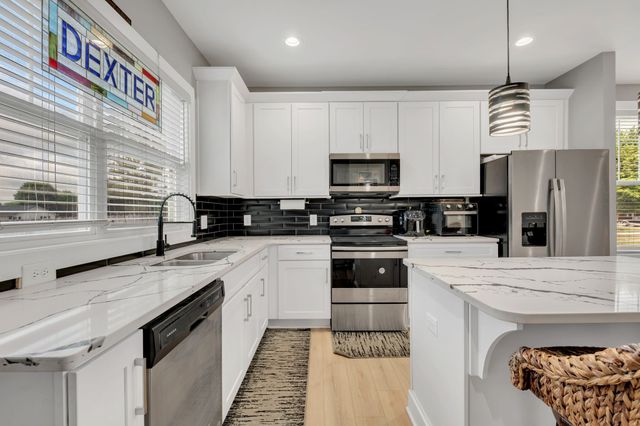 208 Freedom Dr, Portland, TN 37148