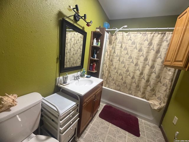 2366 Royal Oaks, Poteet, TX 78065