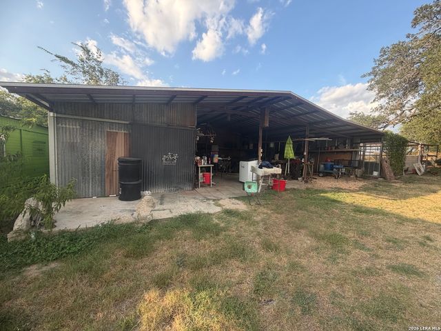 2366 Royal Oaks, Poteet, TX 78065