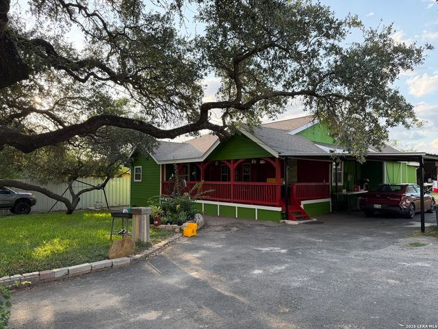 2366 Royal Oaks, Poteet, TX 78065
