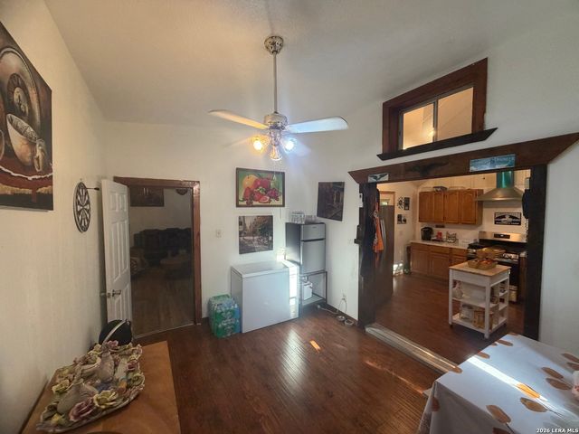 2366 Royal Oaks, Poteet, TX 78065