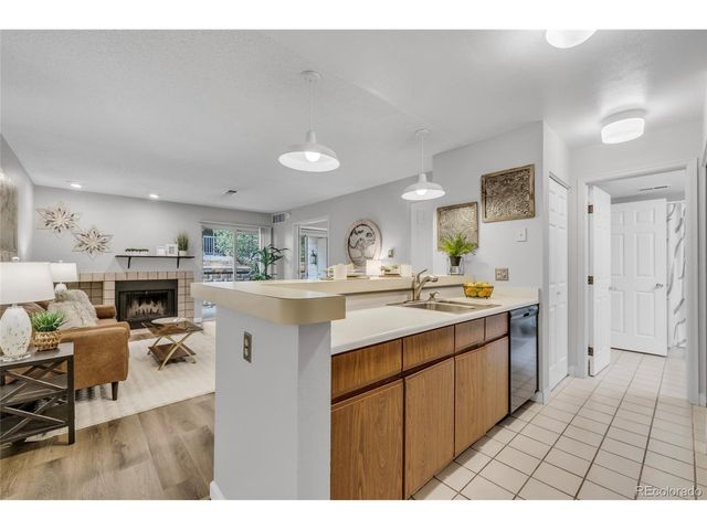 2575 S Syracuse Way A106, Denver, CO 80231