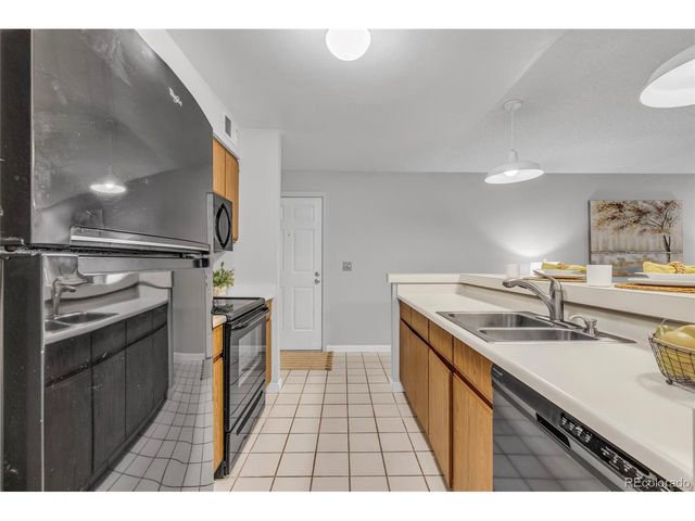 2575 S Syracuse Way A106, Denver, CO 80231