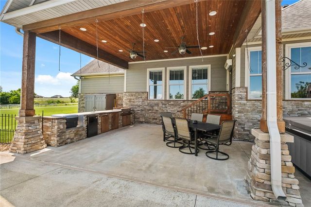 15468 Vaughn Road, Decatur, AR 72722